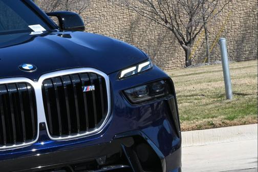 Tanzanite Blue II Metallic 2026 BMW X7 M60i