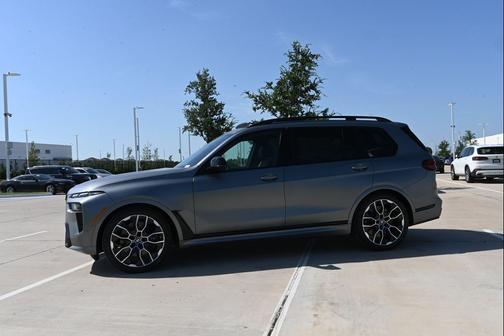 Frozen Pure Grey Metallic 2027 BMW X7 M60i