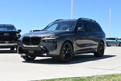 Manhattan Green Metallic 2026 BMW X7 xDrive40i