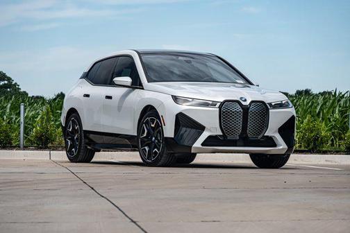 2025 BMW iX M60