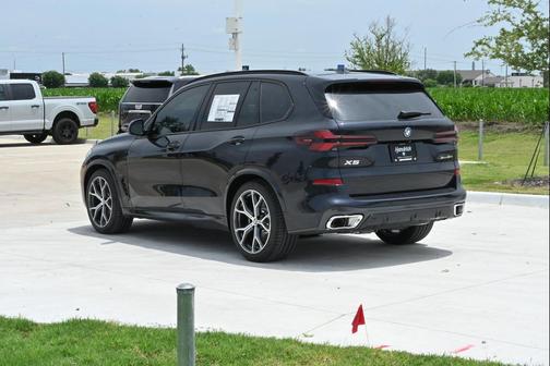 Carbon Black Metallic 2026 BMW X5 PHEV xDrive50e