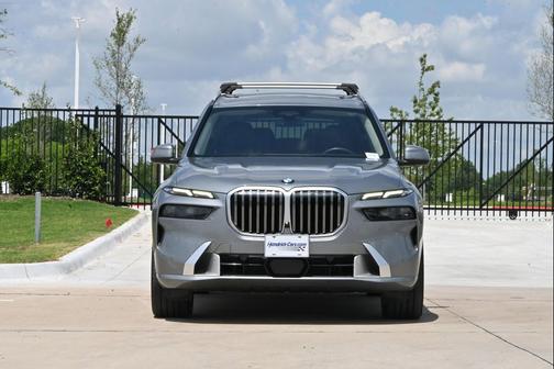 Skyscraper Grey Metallic 2025 BMW X7 xDrive40i