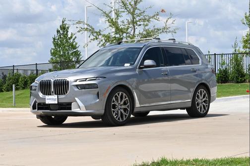 Skyscraper Grey Metallic 2025 BMW X7 xDrive40i