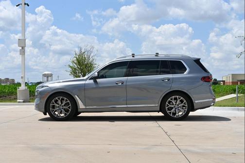 Skyscraper Grey Metallic 2025 BMW X7 xDrive40i