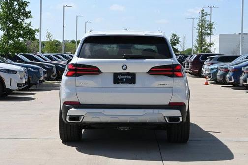 Mineral White Metallic 2026 BMW X5 xDrive40i