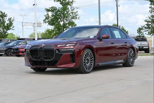 Aventurin Red Metallic 2026 BMW i7 eDrive50