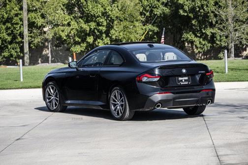 2025 BMW 230 i