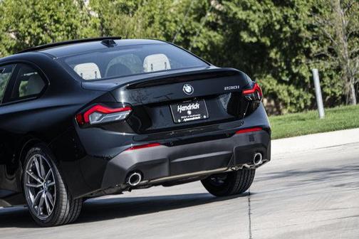 2025 BMW 230 i