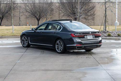 2022 BMW 750 i xDrive