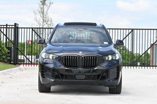Carbon Black Metallic 2025 BMW X5 xDrive40i