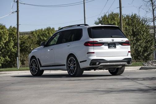 2026 BMW X7 xDrive40i