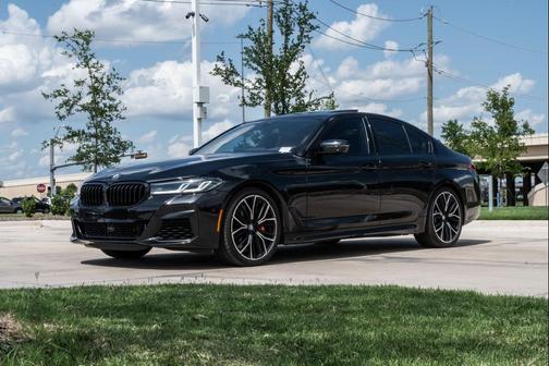 Black Sapphire Metallic 2023 BMW 540 i