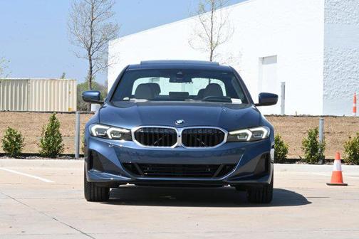 Arctic Race Blue Metallic 2025 BMW 330 i