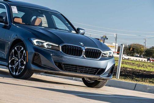 Arctic Race Blue Metallic 2026 BMW 330 330i