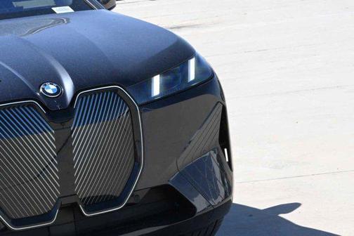 2026 BMW iX xDrive60