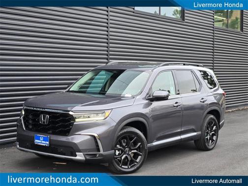 2025 Honda Pilot Touring 8-Passenger
