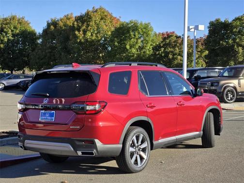 2025 Honda Pilot Touring 8-Passenger