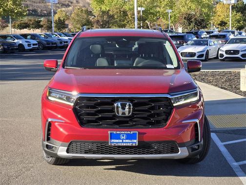 2025 Honda Pilot Touring 8-Passenger