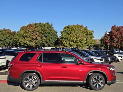 2025 Honda Pilot Touring 8-Passenger