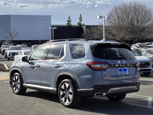 2026 Honda Pilot Touring 8-Passenger