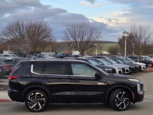 2024 Mitsubishi Outlander PHEV SEL