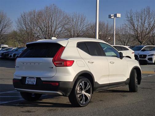 2022 Volvo XC40 T5 Inscription