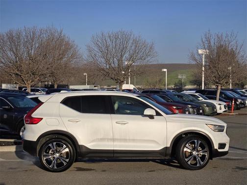 2022 Volvo XC40 T5 Inscription