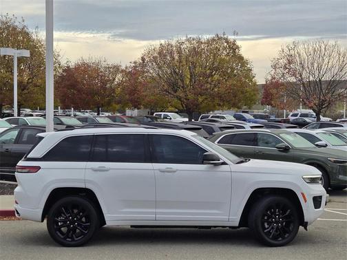 2022 Jeep Grand Cherokee 4xe Overland