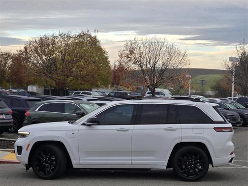 2022 Jeep Grand Cherokee 4xe Overland