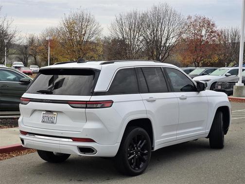 2022 Jeep Grand Cherokee 4xe Overland