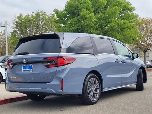 2025 Honda Odyssey Touring