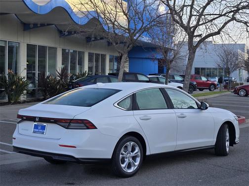 2025 Honda Accord LX 1.5T