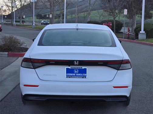 2025 Honda Accord LX 1.5T