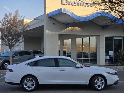 2025 Honda Accord LX 1.5T