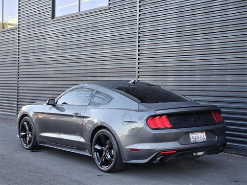 2021 Ford Mustang EcoBoost