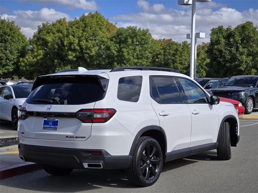 2025 Honda Pilot Black Edition