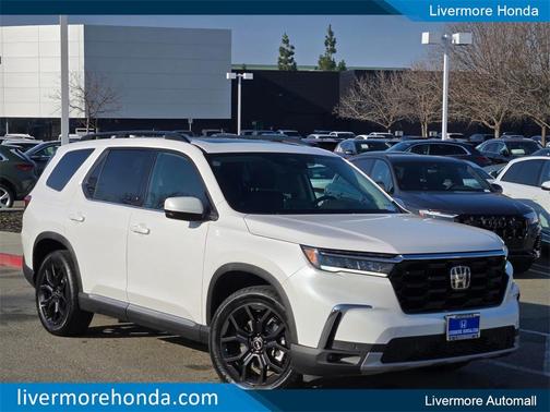 2025 Honda Pilot Touring 8-Passenger