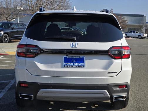 2025 Honda Pilot Touring 8-Passenger