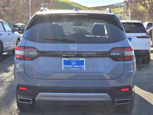 2025 Honda Pilot Touring 8-Passenger