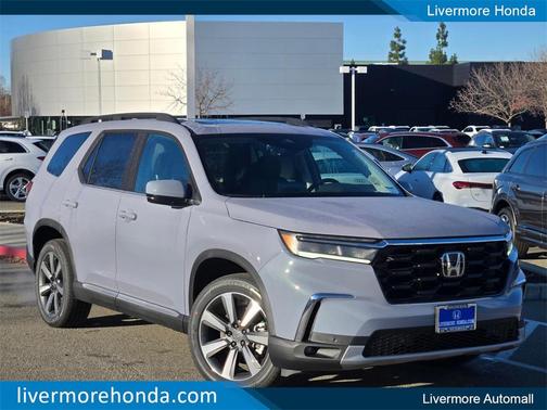 2025 Honda Pilot Touring 8-Passenger