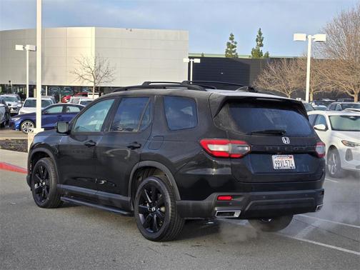 2025 Honda Pilot Black Edition