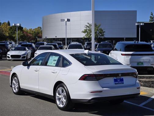 2025 Honda Accord LX 1.5T