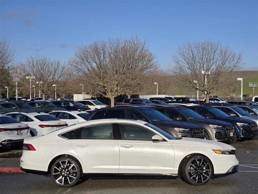 2025 Honda Accord Hybrid Touring