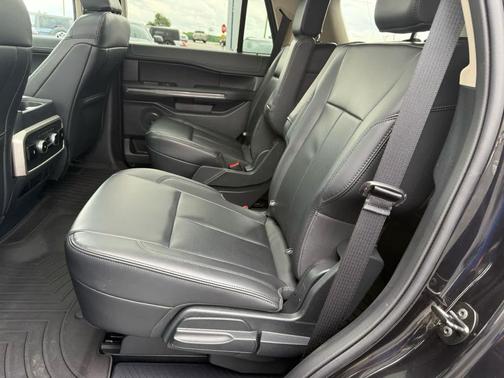 Agate Black Metallic 2024 Ford Expedition XLT