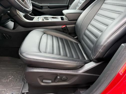 Rapid Red Metallic Tinted Clearcoat 2023 Ford Edge SEL