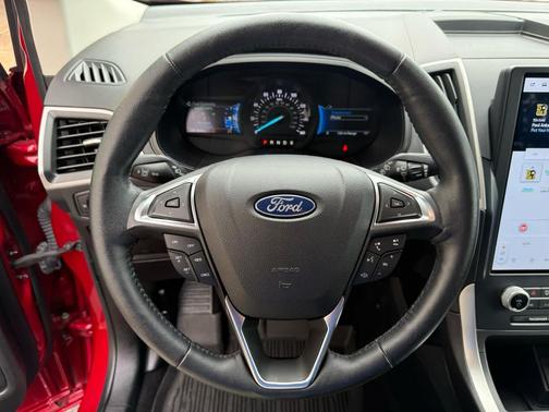 Rapid Red Metallic Tinted Clearcoat 2023 Ford Edge SEL