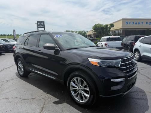 Agate Black Metallic 2021 Ford Explorer XLT