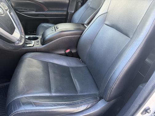 2015 Toyota Highlander Limited Platinum