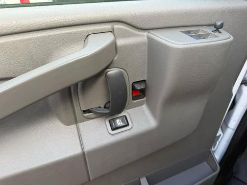 2023 GMC Savana 2500 Work Van