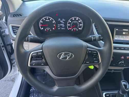 2022 Hyundai Accent SE